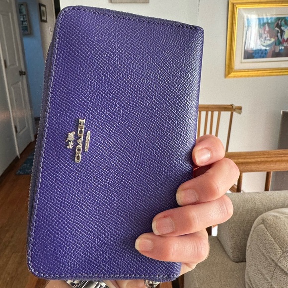 Coach Wallet - Picture 4 of 4